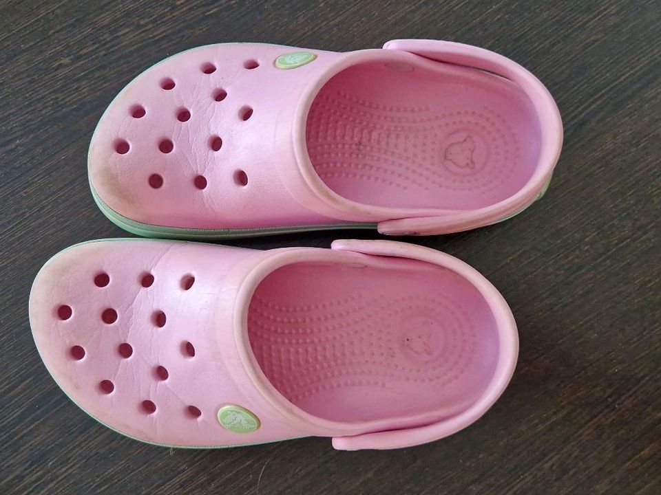 Crocs für Mädchen Gr. 27-29 in Langenselbold