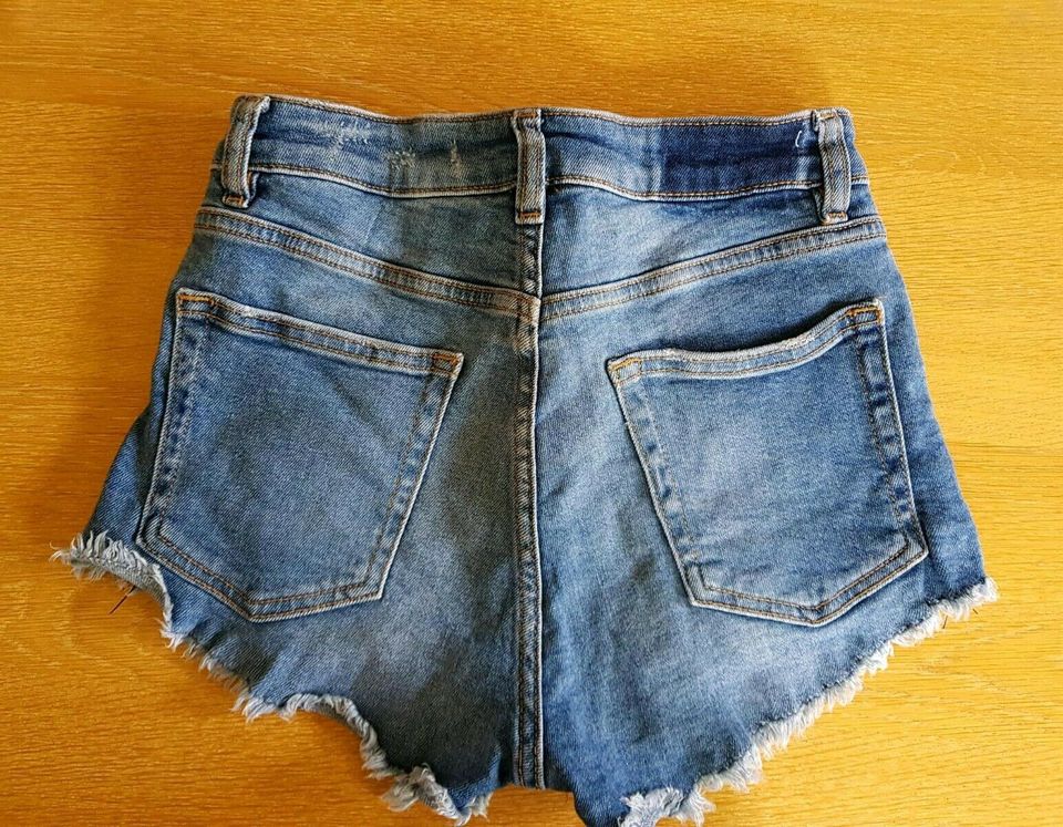 H&M Jeans Shorts Gr. 34 in Borna