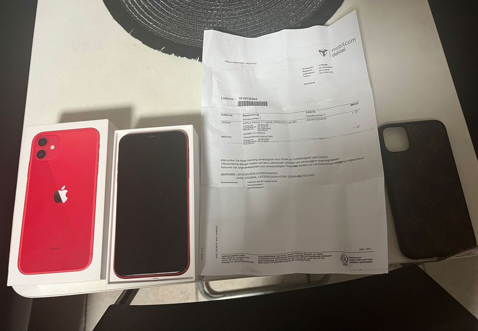 iPhone 11 Red Edition 128 GB in Düsseldorf