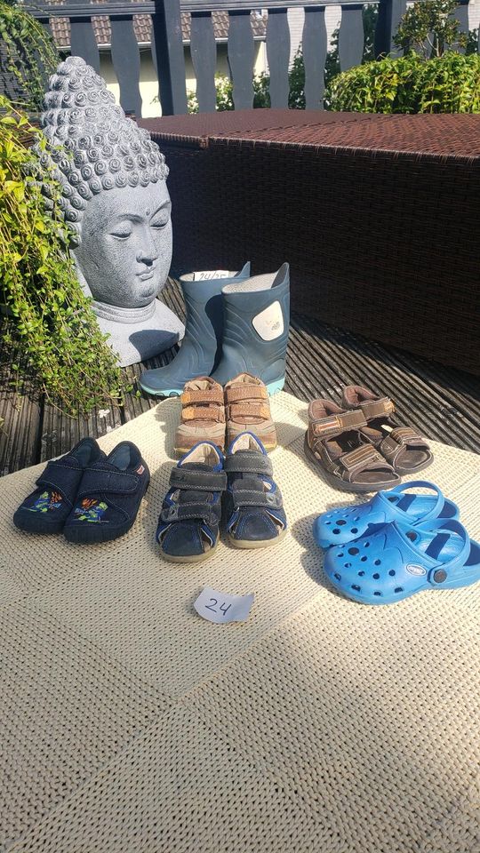 Kinder Schuhe 24 Gummistiefel Sandalen Hausschuhe Sneaker Bade in Sprockhövel