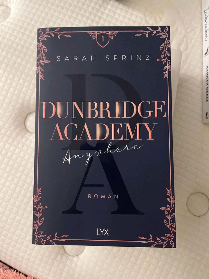 Dunbrige Academy/ Anywhere von Sarah Sprinz in Armsheim