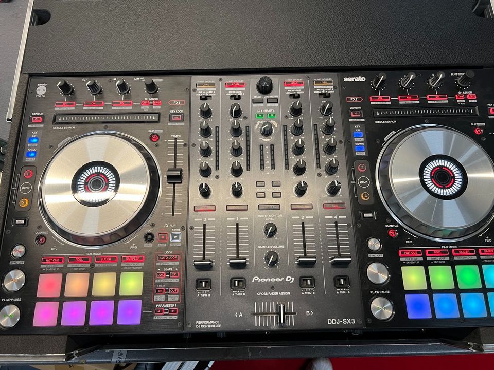 Pioneer DDJ SX3 Controller in Berlin