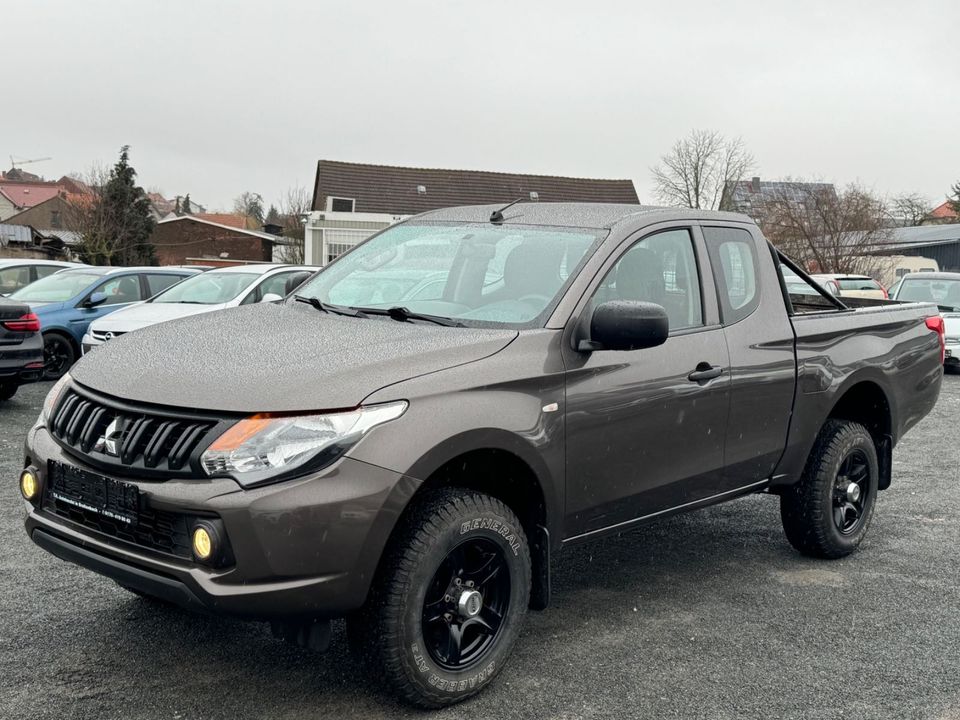 Mitsubishi L200 Basis Club Cab 4WD in Leinefelde