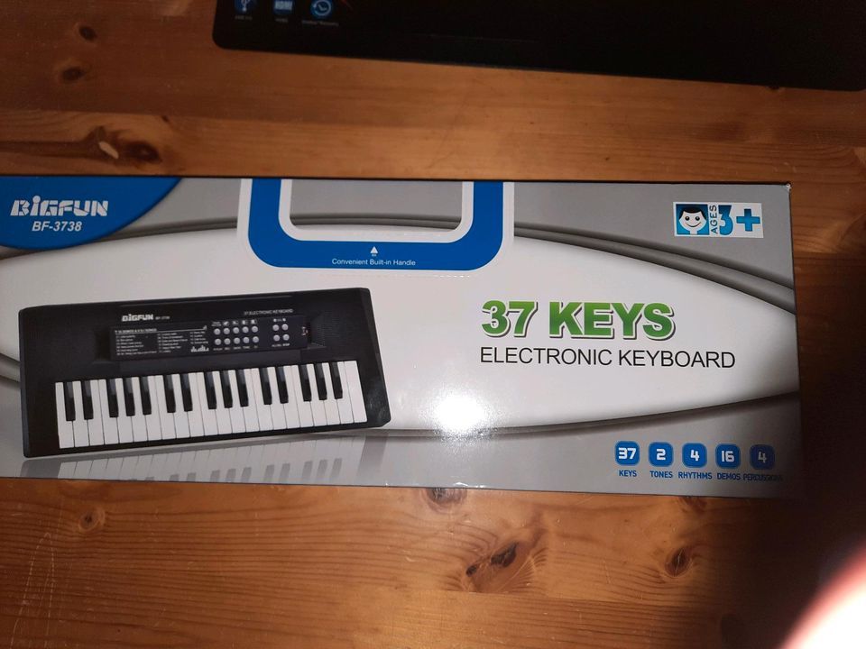 Elektronische Kinder Keyboard 37 Tasten in Saterland