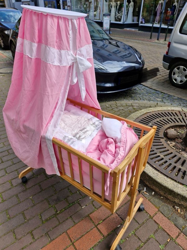 Babywiege Rosa in Barsinghausen