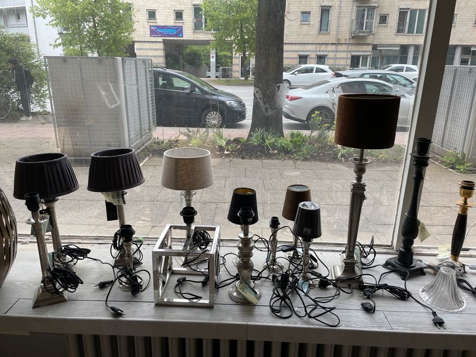 Diverse hochwertige Tisch-Lampen in Hamburg