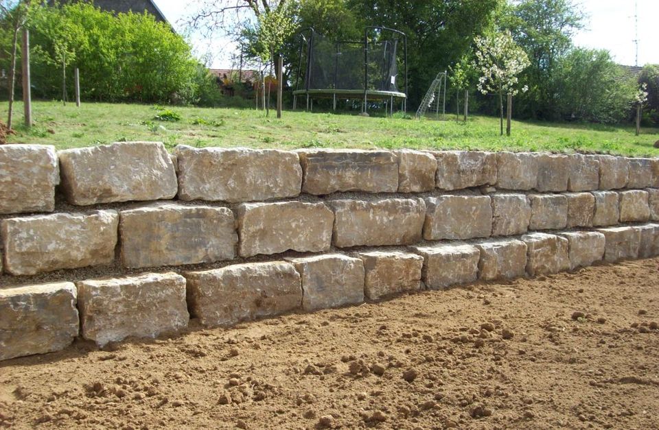 Muschelkalk Mauersteine 40er - Natursteinmauer / Hangabsicherung in Amstetten