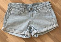 H&M Shorts Jeansshorts 36 low waist Nordrhein-Westfalen - Neuss Vorschau