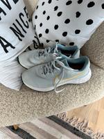 Nike Turnschuhe 39 Bayern - Mistelgau Vorschau