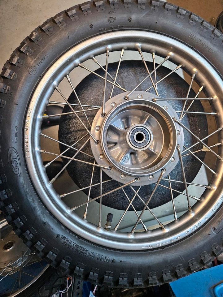 HONDA XL50 FELGE Rad Reifen in Lage