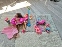 2 Barbie mit Zubehör Hessen - Grebenstein Vorschau