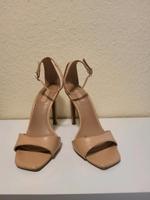 Heels in nude Niedersachsen - Sittensen Vorschau