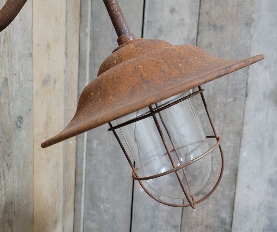 Antike hofleuchte aus cortenstahl barn lampe außenlampe in Brüggen