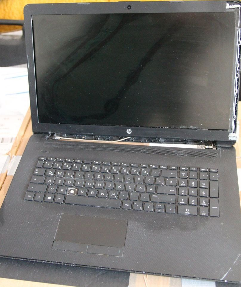 Laptop HP 17-ca0314ng AMD A6-9225 Dual-Core 8GB DVD-Writer Defekt in Rosenheim