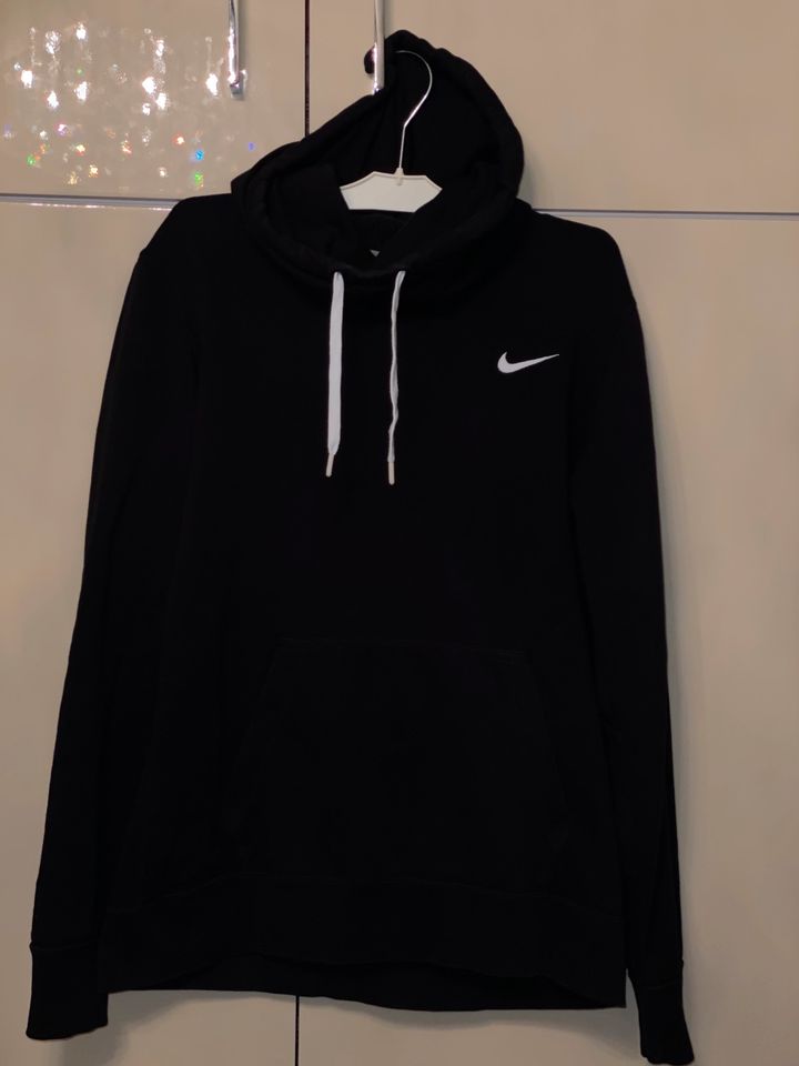 Nike Hoodie Damen M in Solingen