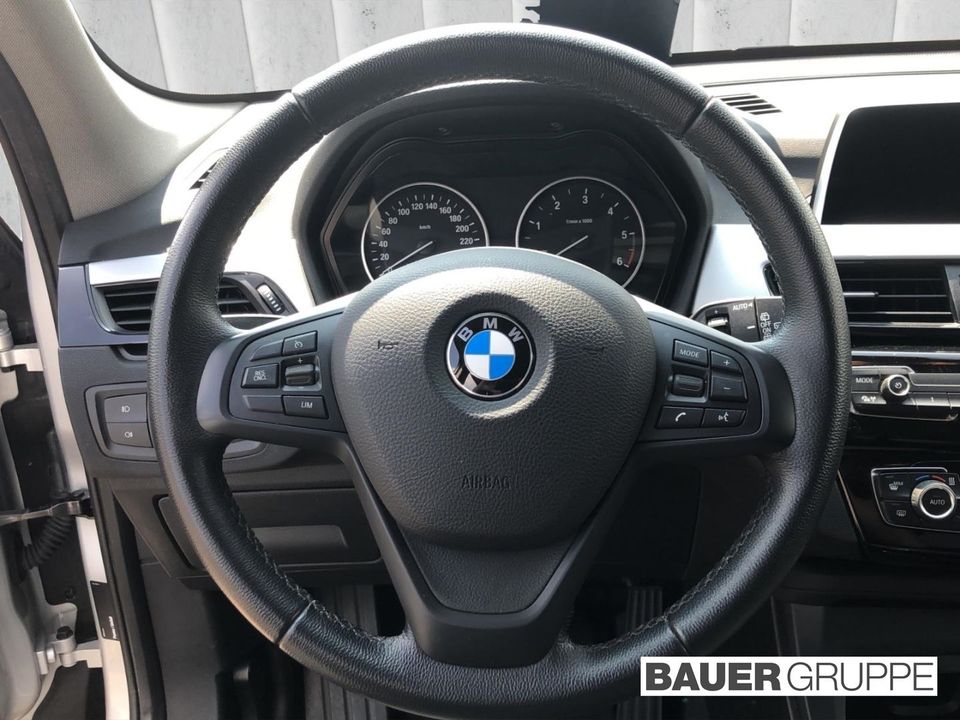 BMW X1 sDrive18d Autom. Navi AHK SHZ PDC Parkassiste in Schleswig