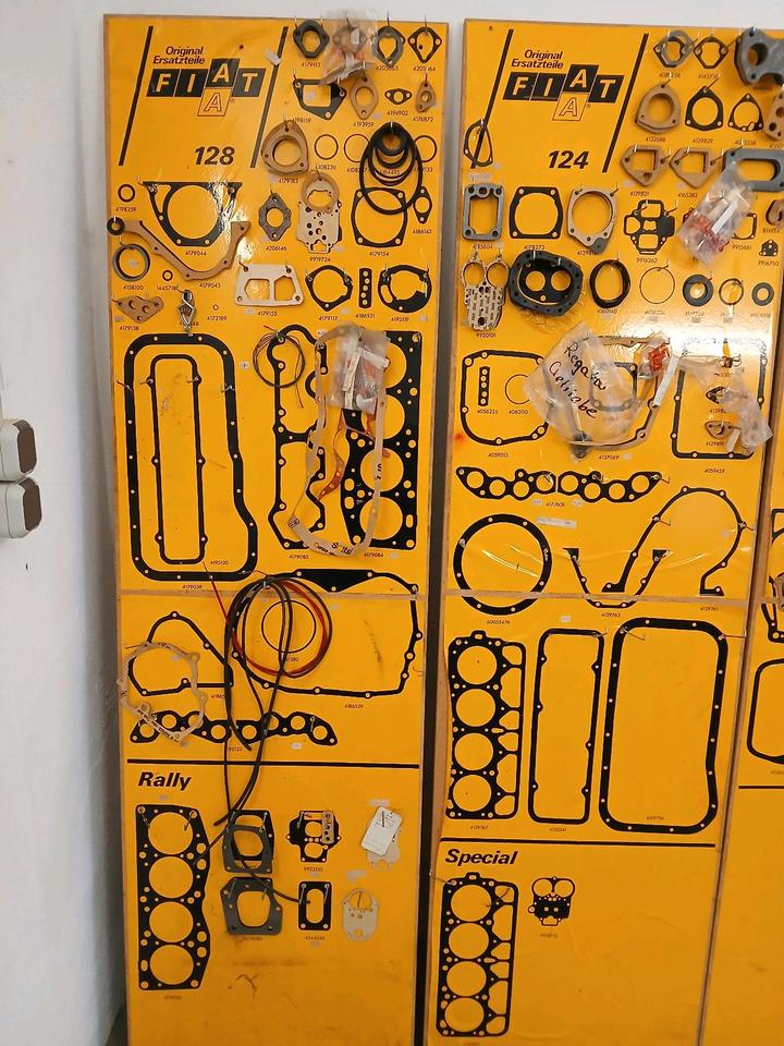 Fiat 124 125 128 500 Ersatzteilwände Dichtungen Raritäten in Luhe-Wildenau