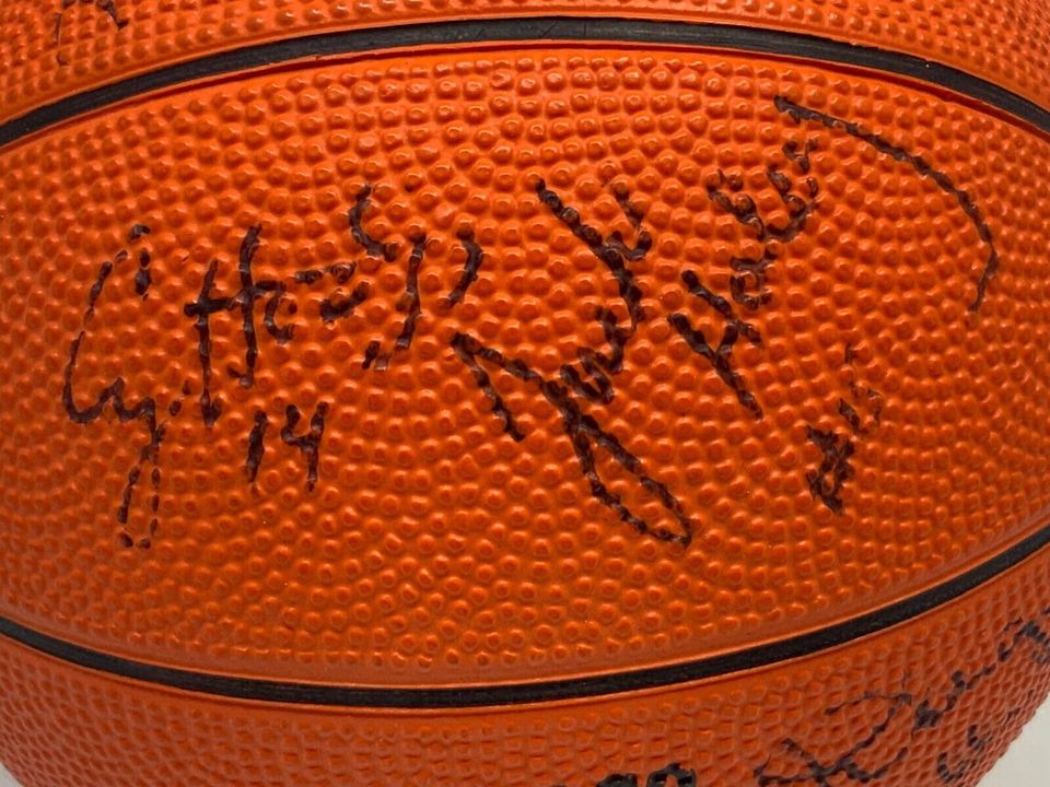 1988 Michael Jordan Autogramm Bulls Signiert Mini-Basketball COA in Nürnberg (Mittelfr)