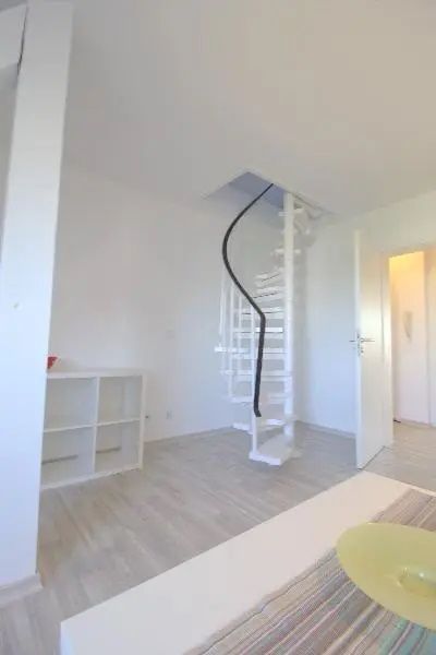 Moderne und möblierte Maisonettewohnung in Pempelfort in Düsseldorf