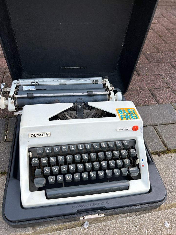 Schreibmaschine in Eitelborn