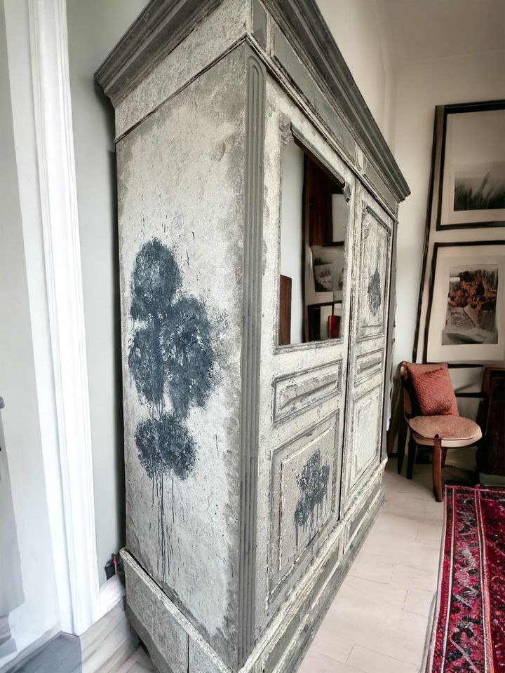 Antik Shabby Chic Wohnzimmerschrank Kleiderschrank Wäscheschrank Schrank 163x226x65cm in Düsseldorf