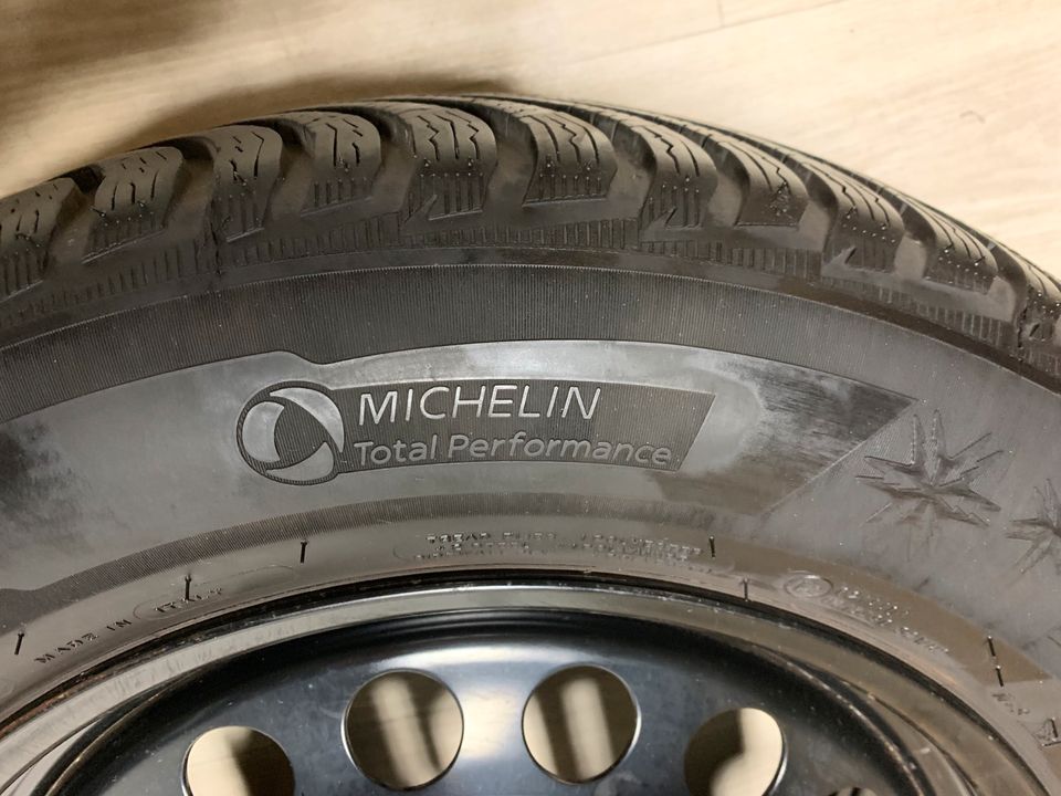 Original VW Tiguan II 2 AD 5N 215/65 R17 Zoll Winterreifen Felgen in Burgwedel