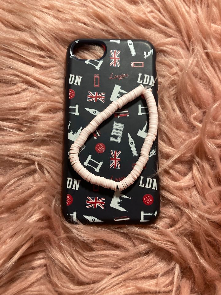 High-quality clay bead phone charm in München