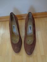 Pumps, braun, Goertz 17, Wildleder, Größe 38 Hessen - Karben Vorschau