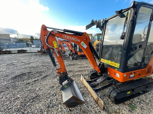 Minibagger Hitachi ZX 19 mit Powertilt Löffelpaket Bagger 1,9 to. Excavator Baumaschine Raupenbagger Kompaktbagger in Rednitzhembach