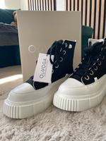 Sneaker von OLAVOGA - Neu mit Etikett Brandenburg - Bad Freienwalde Vorschau