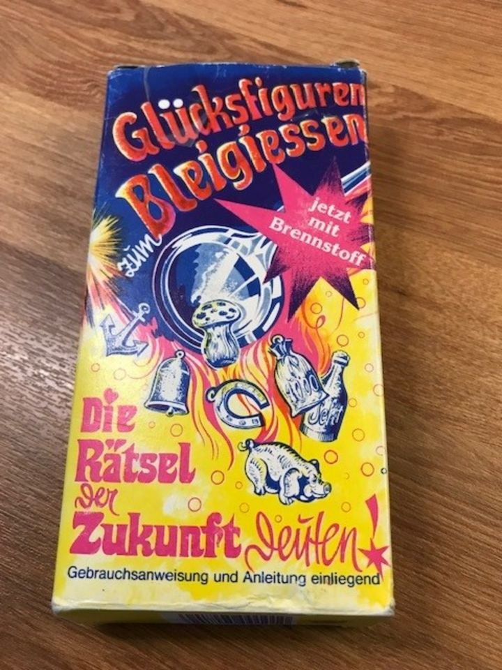 Glücksfiguren Bleigießen Silvester - Dachbodenfund Retro alt in Nürnberg (Mittelfr)