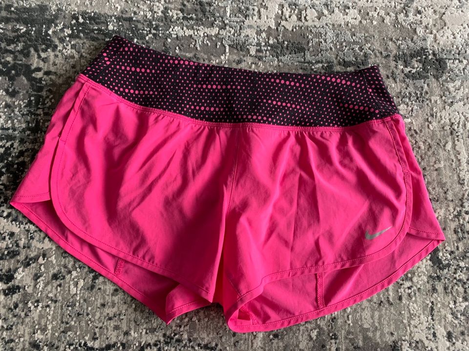 ***Nike Shorts, Gr. S*** in Frankfurt am Main