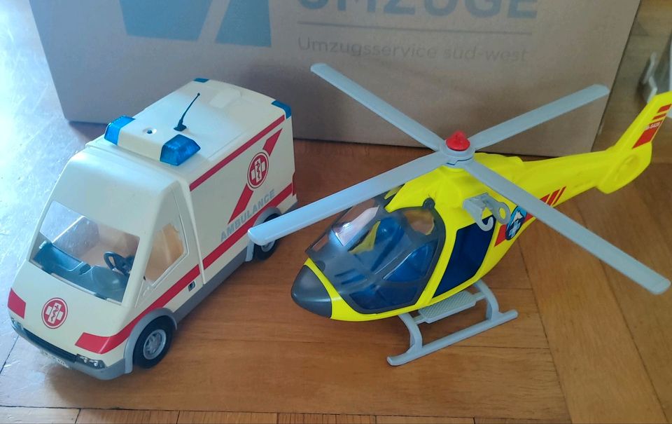 Playmobil Hubschrauber und Krankenwagen in Freiberg am Neckar