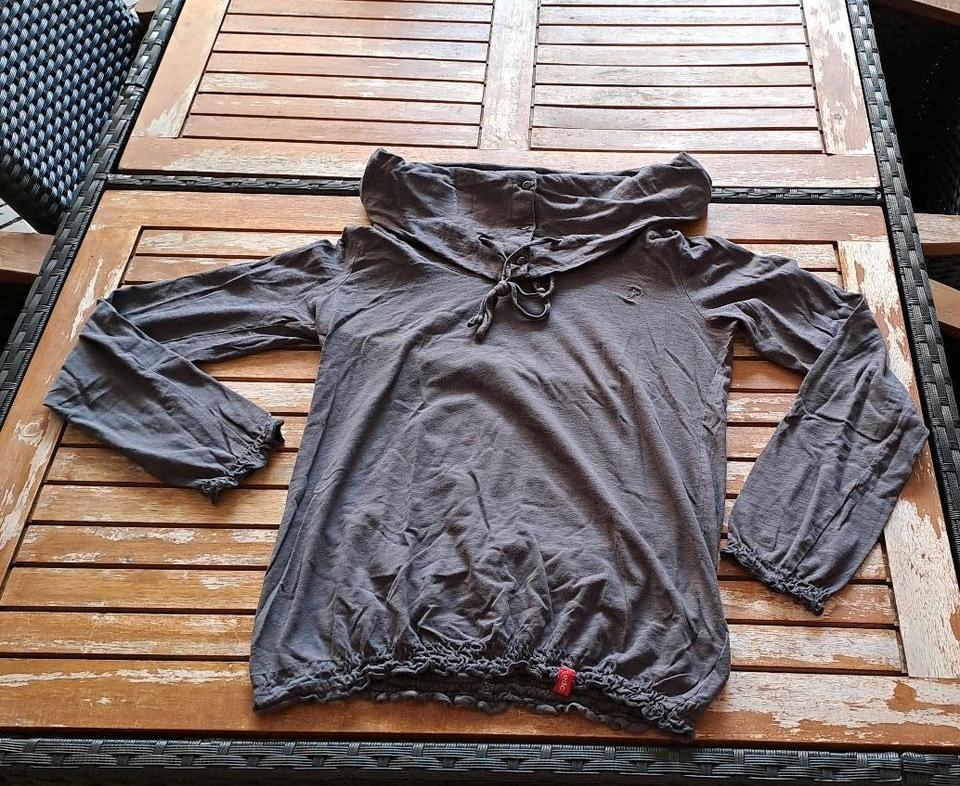 Esprit Damen Longsleeve Langarmshirt Gr. S Wasserfallkragen in St Gangloff