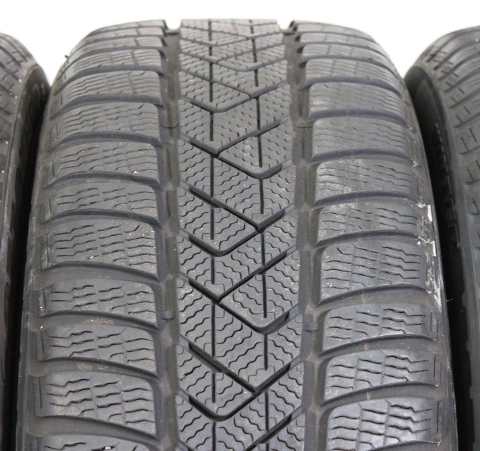 4x 225/45R19 96V PIRELLI SOTTOZERO 3 WINTERREIFEN RUNFLAT #1HWU in Bad Tölz