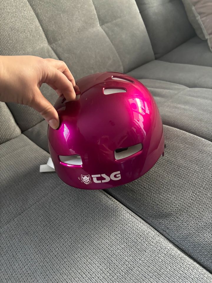 TSG Damen Helm pink Woman L-XL Fahrradhelm Skaten in Hildesheim