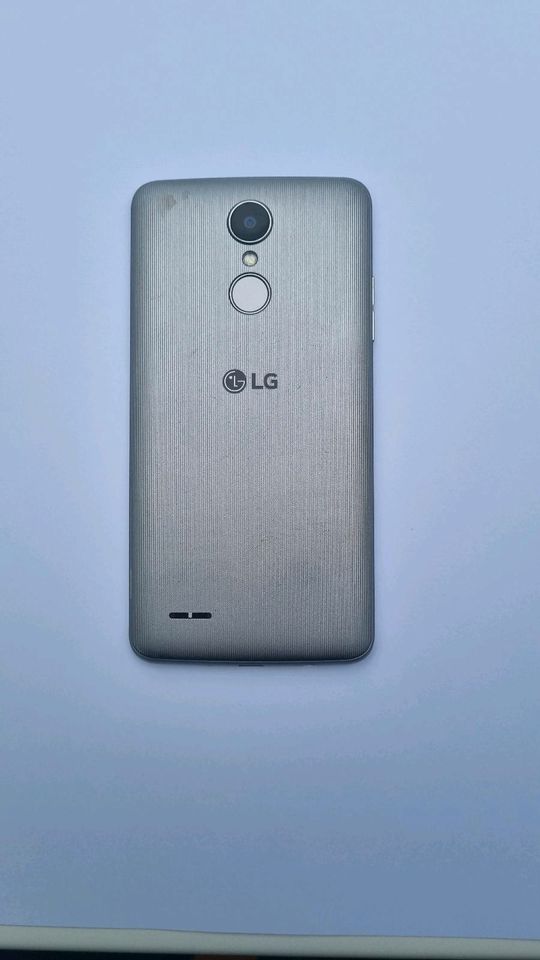 LG K8 2017 in Hamburg