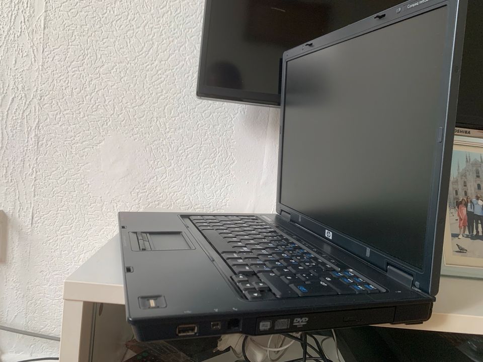 HP COMPAQ nx6325 NOTEBOOK LAPTOP WINDOWS XP PRO in Offenbach