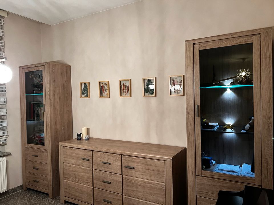 2x Wohnzimmerschrank mit Sideboard und Licht auf Wunsch im Set in Hannover