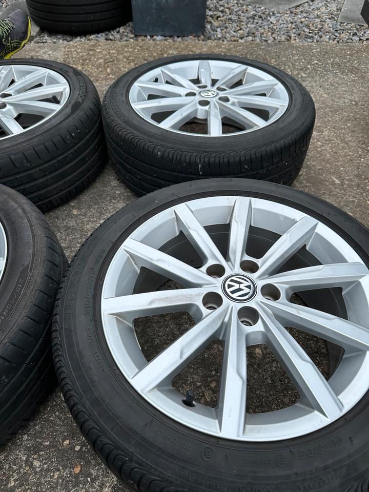 Original VW 16 Zoll Alufelgen mit Sommerreifen – Top Zustand! in Herdecke