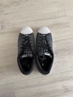 Adidas Superstar Xeno Black Bayern - Augsburg Vorschau