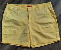 ❤️ Shorts Bermudas Damen S. Oliver Gr. 44 gelb wie neu Sachsen - Neukirch/Lausitz Vorschau