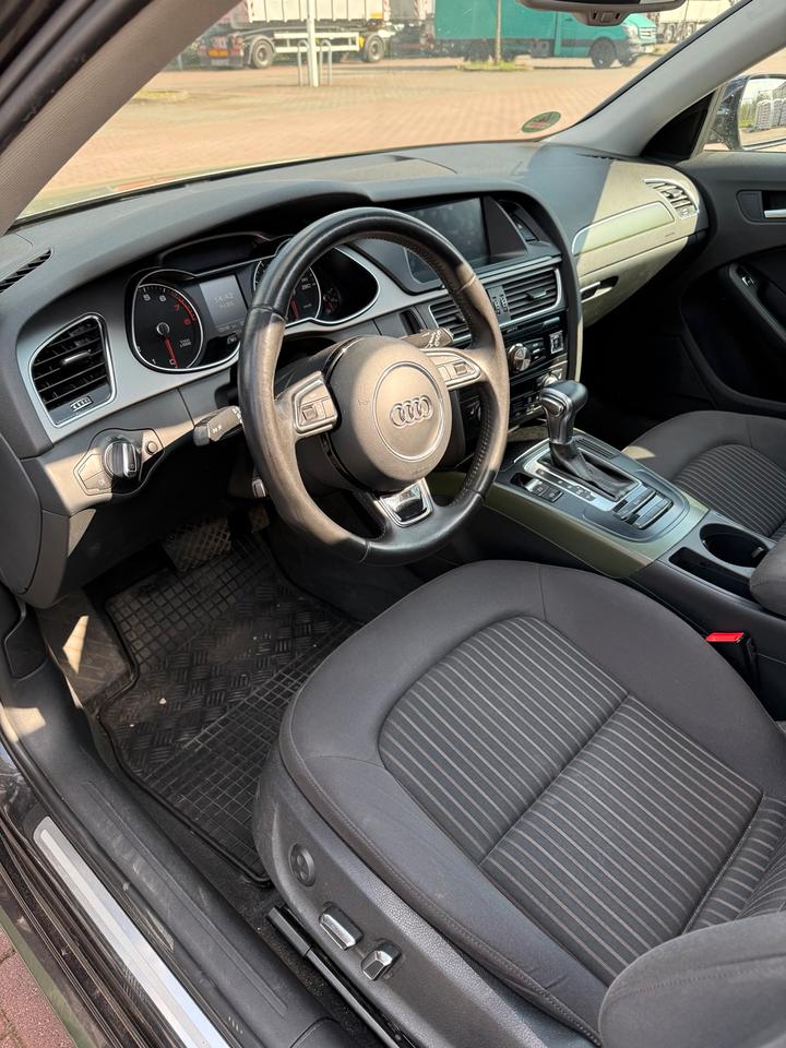 Audi A4 Avant B8 / TÜV neu / Pano/ Fahrwerk / Camouflage / s line in Berlin