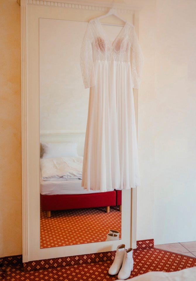 Brautkleid, Hochzeitskleid, lang, mit Ärmeln, 36-38 in München