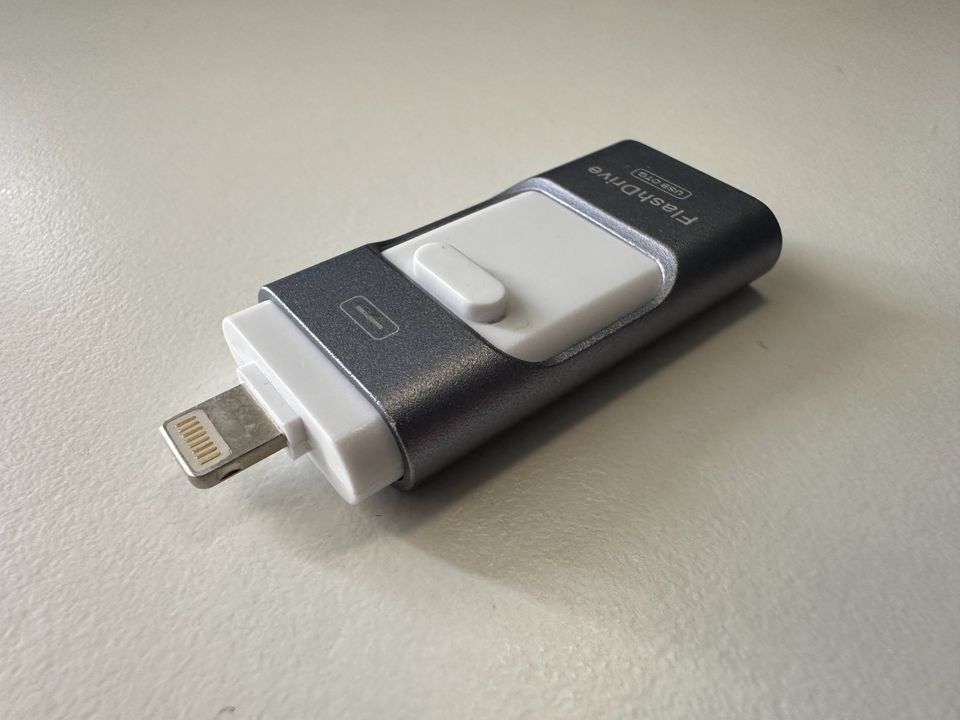 512GB 4-in-1 USB 3.0 Stick für iPhone mit Lightning Anschluss OVP in Dresden