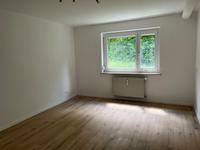 Sanierte 4-Zimmer-Souterrain-Wohnung mit Essbereich und Stellplat Bayern - Regensburg Vorschau