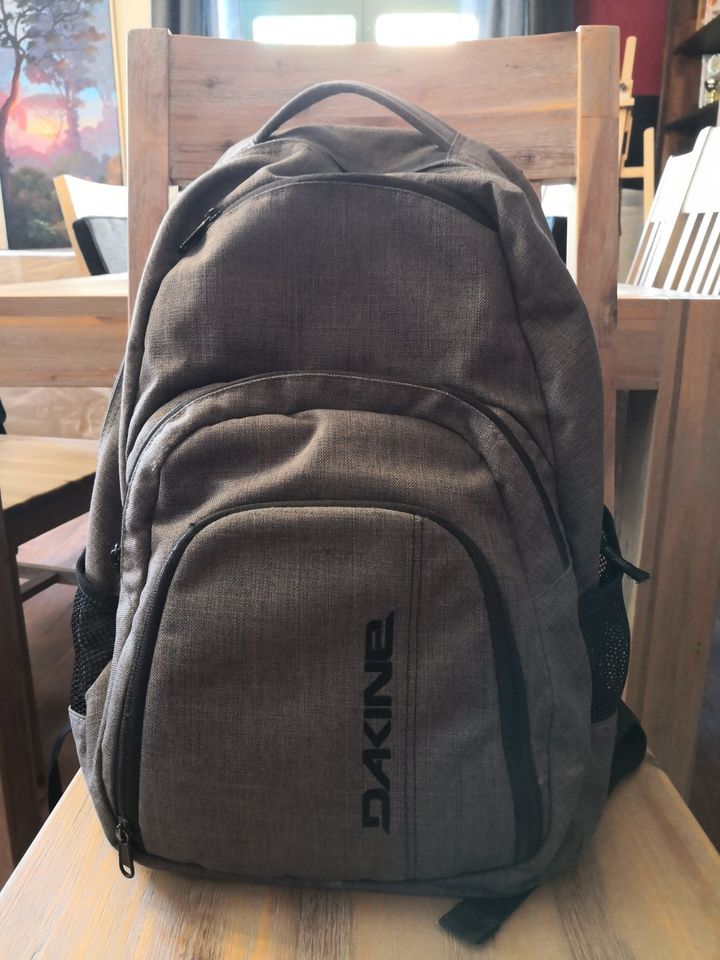 Dakine Rucksack grau 30l Unisex in Leipzig