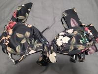 Damen Bikinioberteil in Größe M mit floralen Muster Sachsen - Schkeuditz Vorschau