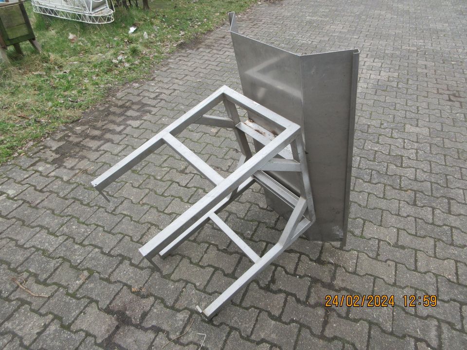 Großer - Edelstahl - Tisch - Schütte --- 37,8 kg in Lemgow