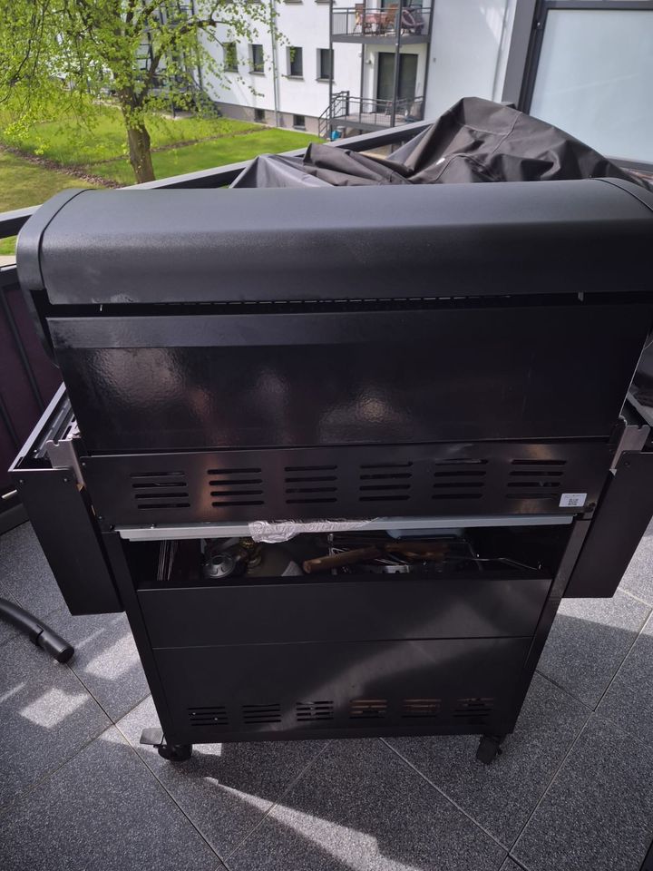 BURNHARD 4-Brenner Gasgrill Big FRED Deluxe BLACK 2022 in Hanau